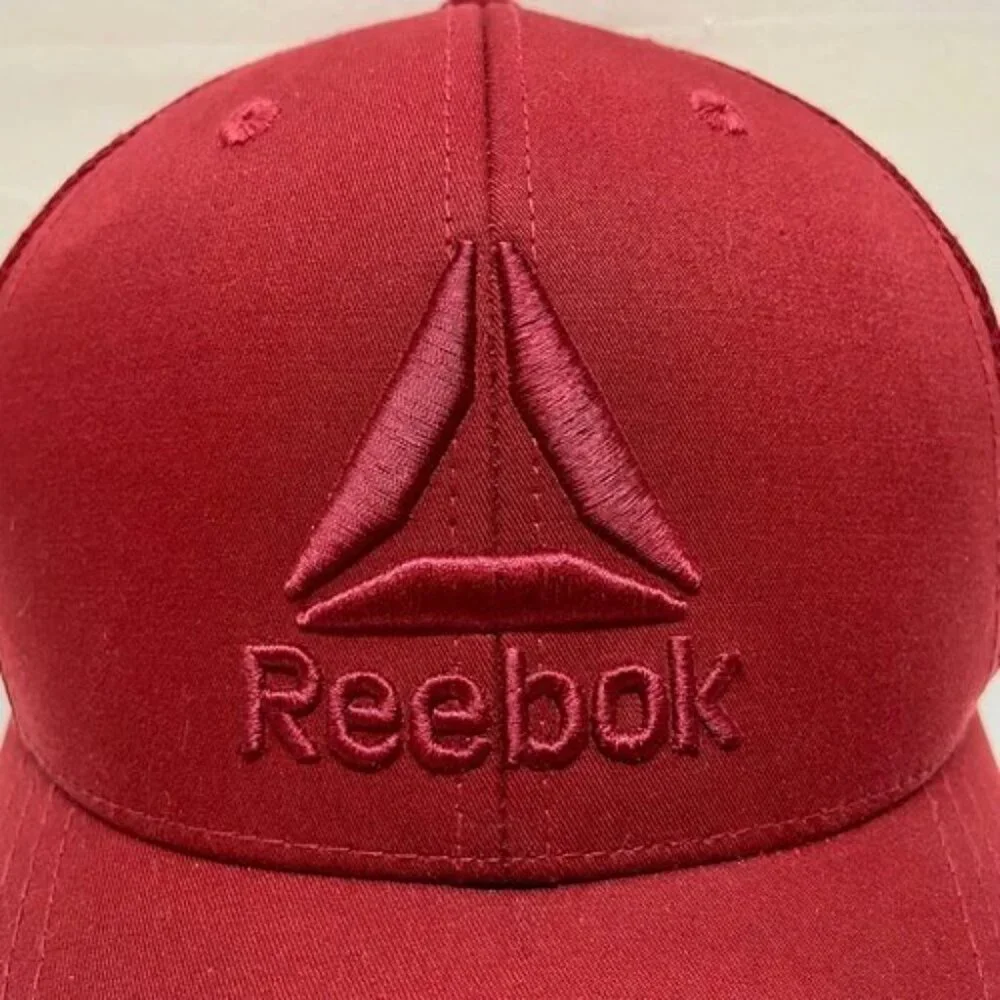 Reebok Snapback Trucker Cap Adult OSFA Adjustable Red Embroidered Mesh Back Hat‎